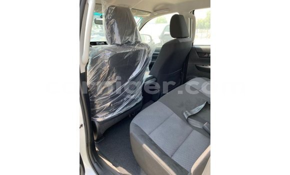 Buy Import Toyota Hilux White Car in Import - Dubai in Agadez Buy Import Toyota Hilux White Car in Import - Dubai in Agadez