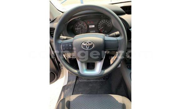 Buy Import Toyota Hilux White Car in Import - Dubai in Agadez Buy Import Toyota Hilux White Car in Import - Dubai in Agadez