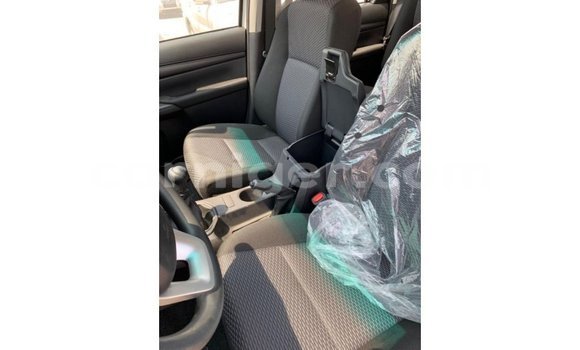 Buy Import Toyota Hilux White Car in Import - Dubai in Agadez Buy Import Toyota Hilux White Car in Import - Dubai in Agadez