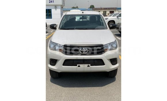 Buy Import Toyota Hilux White Car in Import - Dubai in Agadez Buy Import Toyota Hilux White Car in Import - Dubai in Agadez