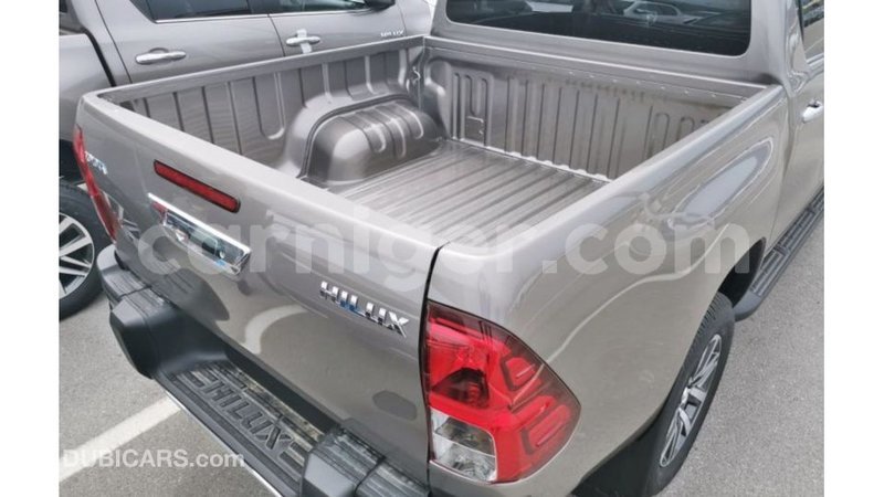 Big with watermark toyota hilux agadez import dubai 5507