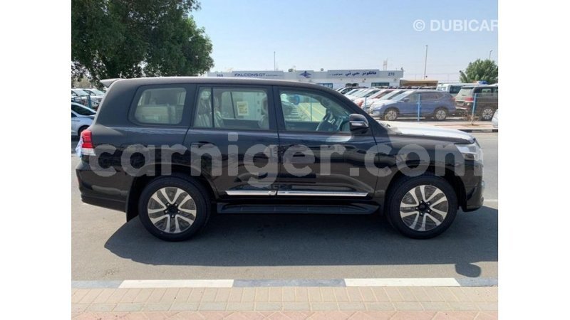 Big with watermark toyota land cruiser agadez import dubai 5508