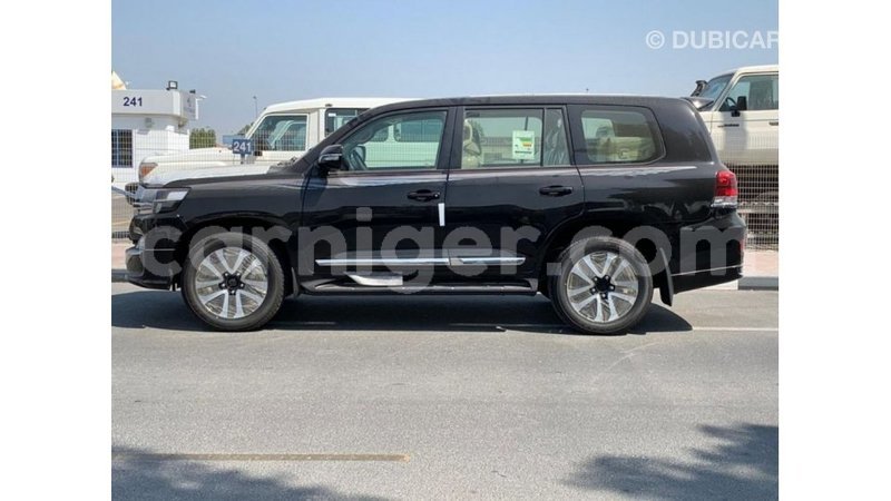 Big with watermark toyota land cruiser agadez import dubai 5508