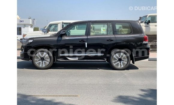 Buy Import Toyota Land Cruiser Black Truck in Import - Dubai in Agadez Buy Import Toyota Land Cruiser Black Truck in Import - Dubai in Agadez