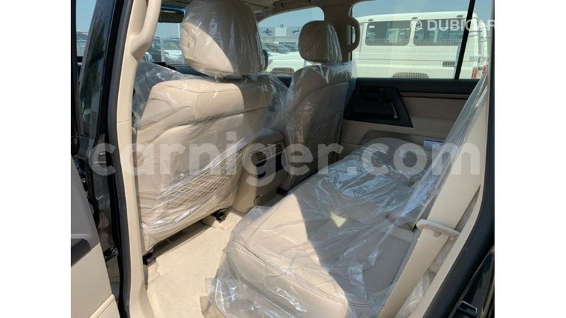 Big with watermark toyota land cruiser agadez import dubai 5508