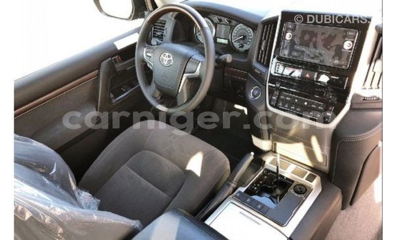 Buy Import Toyota Land Cruiser Black Truck in Import - Dubai in Agadez Buy Import Toyota Land Cruiser Black Truck in Import - Dubai in Agadez