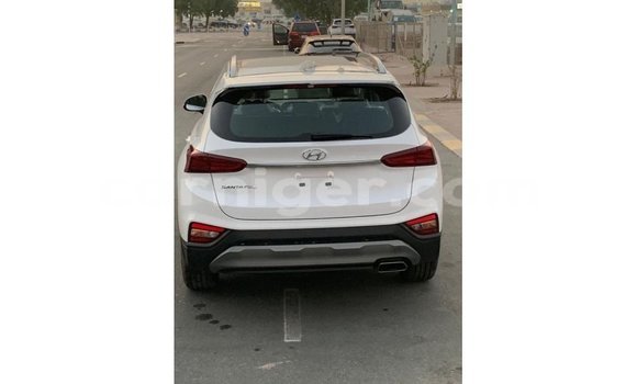 Buy Import Hyundai Santa Fe White Car in Import - Dubai in Agadez Buy Import Hyundai Santa Fe White Car in Import - Dubai in Agadez
