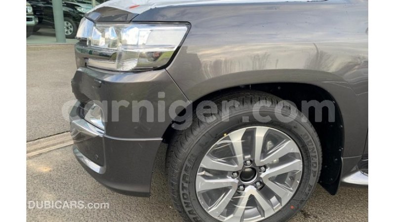 Big with watermark toyota land cruiser agadez import dubai 5513