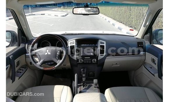 Buy Import Mitsubishi Pajero White Car in Import - Dubai in Agadez Buy Import Mitsubishi Pajero White Car in Import - Dubai in Agadez