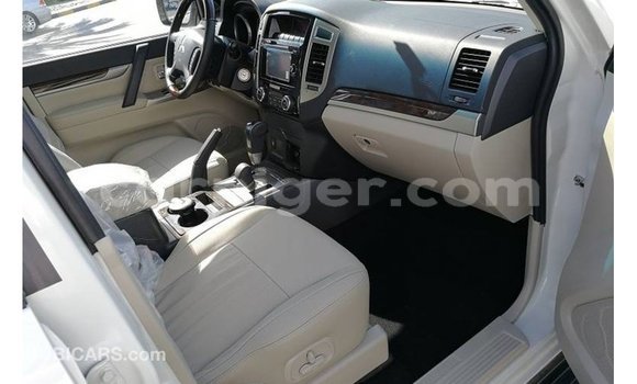 Buy Import Mitsubishi Pajero White Car in Import - Dubai in Agadez Buy Import Mitsubishi Pajero White Car in Import - Dubai in Agadez