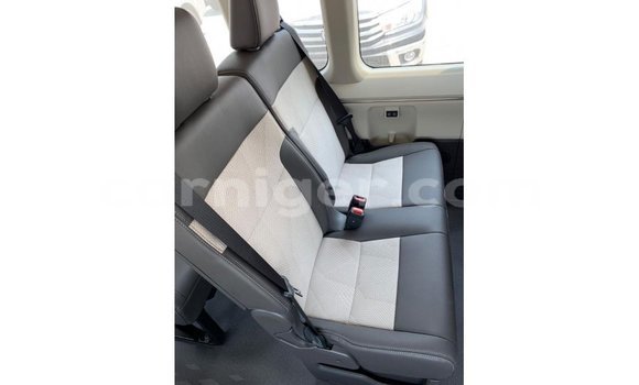 Buy Import Toyota Hiace White Car in Import - Dubai in Agadez Buy Import Toyota Hiace White Car in Import - Dubai in Agadez
