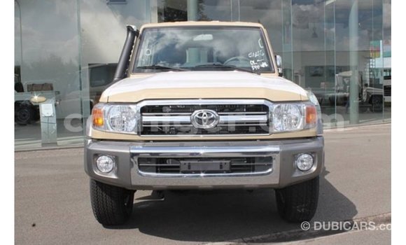 Buy Import Toyota Land Cruiser Beige Truck in Import - Dubai in Agadez Buy Import Toyota Land Cruiser Beige Truck in Import - Dubai in Agadez