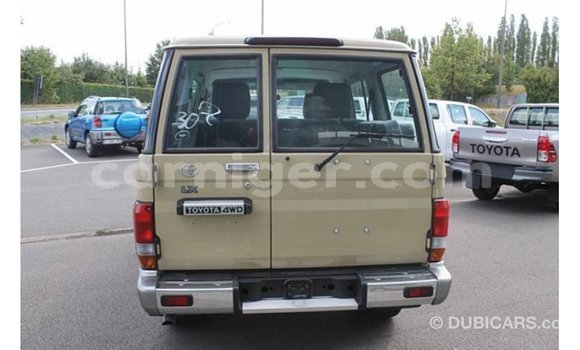 Buy Import Toyota Land Cruiser Beige Truck in Import - Dubai in Agadez Buy Import Toyota Land Cruiser Beige Truck in Import - Dubai in Agadez