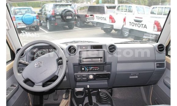 Buy Import Toyota Land Cruiser Beige Truck in Import - Dubai in Agadez Buy Import Toyota Land Cruiser Beige Truck in Import - Dubai in Agadez