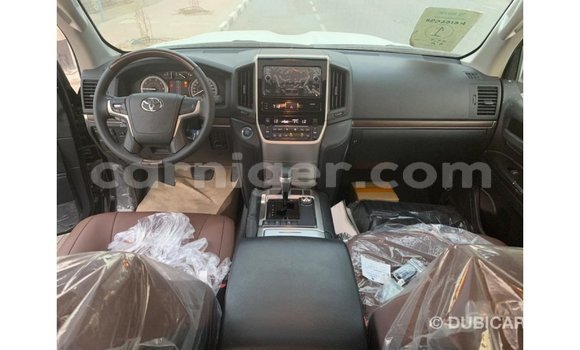 Buy Import Toyota Land Cruiser Black Truck in Import - Dubai in Agadez Buy Import Toyota Land Cruiser Black Truck in Import - Dubai in Agadez