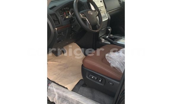 Buy Import Toyota Land Cruiser Black Truck in Import - Dubai in Agadez Buy Import Toyota Land Cruiser Black Truck in Import - Dubai in Agadez