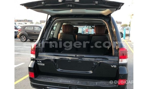 Buy Import Toyota Land Cruiser Black Truck in Import - Dubai in Agadez Buy Import Toyota Land Cruiser Black Truck in Import - Dubai in Agadez