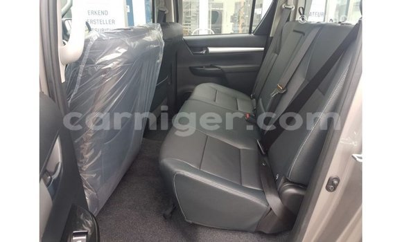 Buy Import Toyota Hilux Brown Car in Import - Dubai in Agadez Buy Import Toyota Hilux Brown Car in Import - Dubai in Agadez