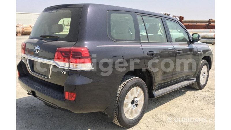 Big with watermark toyota land cruiser agadez import dubai 5532