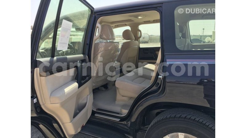 Big with watermark toyota land cruiser agadez import dubai 5532