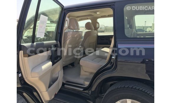 Buy Import Toyota Land Cruiser Black Truck in Import - Dubai in Agadez Buy Import Toyota Land Cruiser Black Truck in Import - Dubai in Agadez