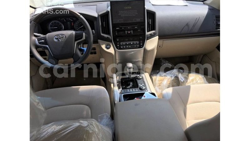 Big with watermark toyota land cruiser agadez import dubai 5532