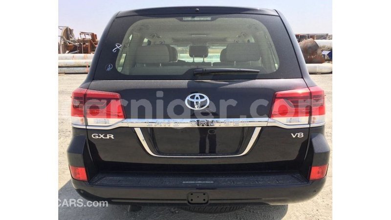 Big with watermark toyota land cruiser agadez import dubai 5532