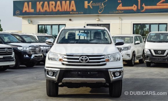 Sayi Imported Toyota Hilux White Mota in Import - Dubai a Agadez Sayi Imported Toyota Hilux White Mota in Import - Dubai a Agadez