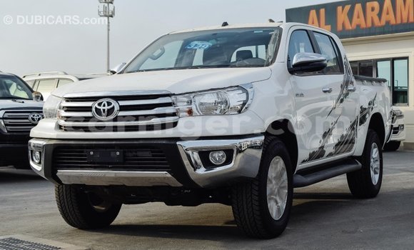 Sayi Imported Toyota Hilux White Mota in Import - Dubai a Agadez Sayi Imported Toyota Hilux White Mota in Import - Dubai a Agadez