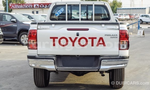 Sayi Imported Toyota Hilux White Mota in Import - Dubai a Agadez Sayi Imported Toyota Hilux White Mota in Import - Dubai a Agadez