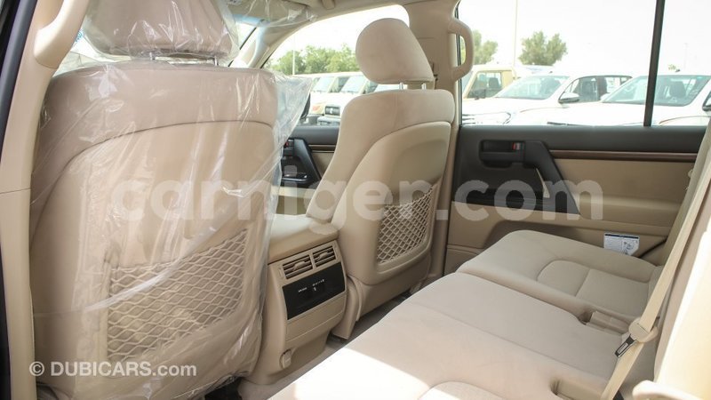 Big with watermark toyota land cruiser agadez import dubai 5535