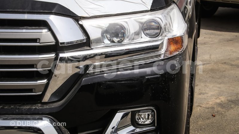 Big with watermark toyota land cruiser agadez import dubai 5535