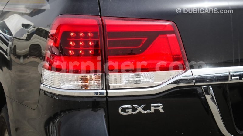 Big with watermark toyota land cruiser agadez import dubai 5535