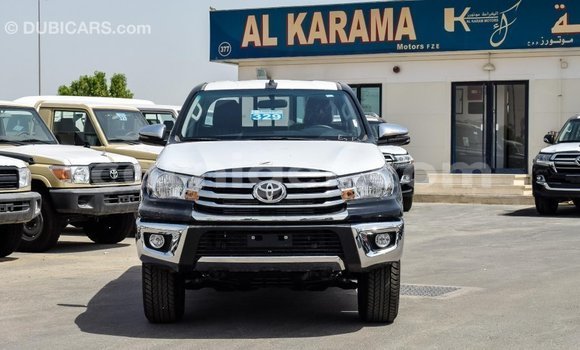 Sayi Imported Toyota Hilux Black Mota in Import - Dubai a Agadez Sayi Imported Toyota Hilux Black Mota in Import - Dubai a Agadez
