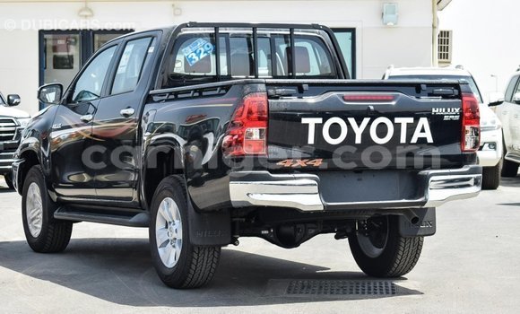 Sayi Imported Toyota Hilux Black Mota in Import - Dubai a Agadez Sayi Imported Toyota Hilux Black Mota in Import - Dubai a Agadez