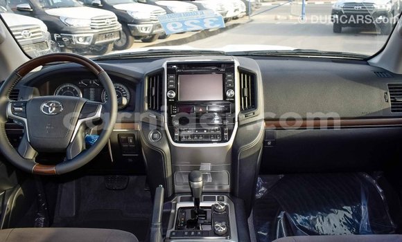 Sayi Imported Toyota Land Cruiser White Babbar mota in Import - Dubai a Agadez Sayi Imported Toyota Land Cruiser White Babbar mota in Import - Dubai a Agadez