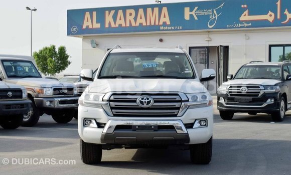 Sayi Imported Toyota Land Cruiser White Babbar mota in Import - Dubai a Agadez Sayi Imported Toyota Land Cruiser White Babbar mota in Import - Dubai a Agadez