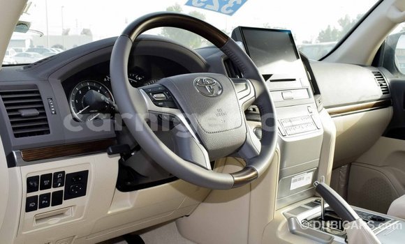 Sayi Imported Toyota Land Cruiser White Babbar mota in Import - Dubai a Agadez Sayi Imported Toyota Land Cruiser White Babbar mota in Import - Dubai a Agadez