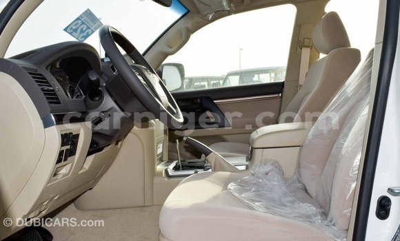 Sayi Imported Toyota Land Cruiser White Babbar mota in Import - Dubai a Agadez Sayi Imported Toyota Land Cruiser White Babbar mota in Import - Dubai a Agadez