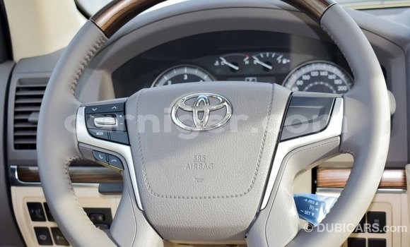 Sayi Imported Toyota Land Cruiser White Babbar mota in Import - Dubai a Agadez Sayi Imported Toyota Land Cruiser White Babbar mota in Import - Dubai a Agadez