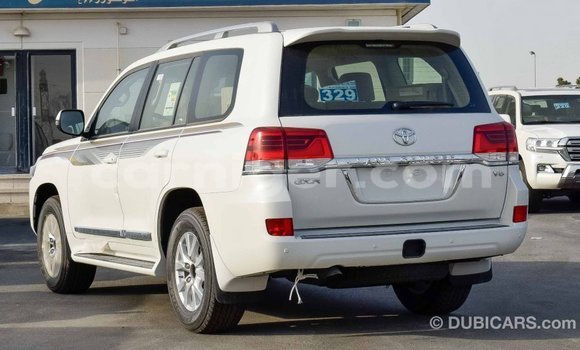Sayi Imported Toyota Land Cruiser White Babbar mota in Import - Dubai a Agadez Sayi Imported Toyota Land Cruiser White Babbar mota in Import - Dubai a Agadez