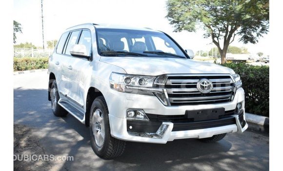 Sayi Imported Toyota Land Cruiser White Babbar mota in Import - Dubai a Agadez Sayi Imported Toyota Land Cruiser White Babbar mota in Import - Dubai a Agadez