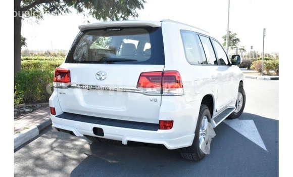 Sayi Imported Toyota Land Cruiser White Babbar mota in Import - Dubai a Agadez Sayi Imported Toyota Land Cruiser White Babbar mota in Import - Dubai a Agadez