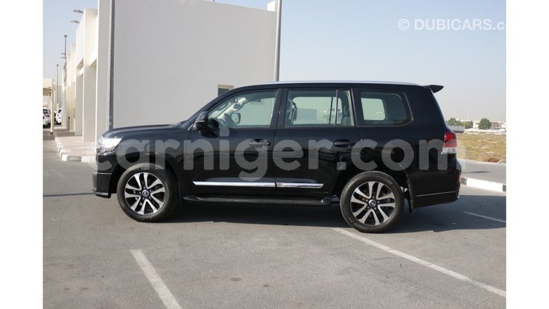 Big with watermark toyota land cruiser agadez import dubai 5558