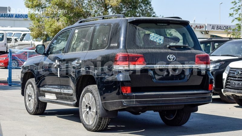 Big with watermark toyota land cruiser agadez import dubai 5560