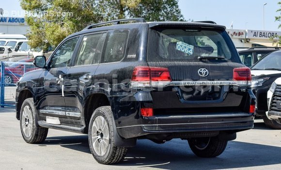Buy Import Toyota Land Cruiser Black Truck in Import - Dubai in Agadez Buy Import Toyota Land Cruiser Black Truck in Import - Dubai in Agadez