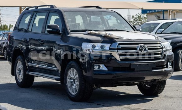 Buy Import Toyota Land Cruiser Black Truck in Import - Dubai in Agadez Buy Import Toyota Land Cruiser Black Truck in Import - Dubai in Agadez