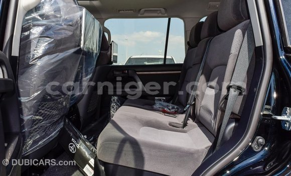 Buy Import Toyota Land Cruiser Black Truck in Import - Dubai in Agadez Buy Import Toyota Land Cruiser Black Truck in Import - Dubai in Agadez