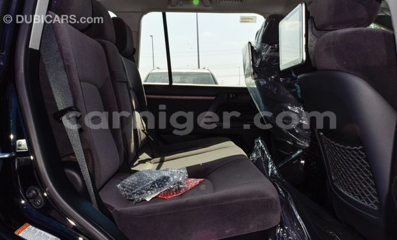 Buy Import Toyota Land Cruiser Black Truck in Import - Dubai in Agadez Buy Import Toyota Land Cruiser Black Truck in Import - Dubai in Agadez