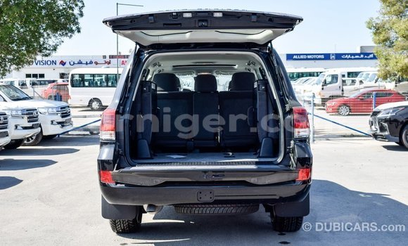 Buy Import Toyota Land Cruiser Black Truck in Import - Dubai in Agadez Buy Import Toyota Land Cruiser Black Truck in Import - Dubai in Agadez